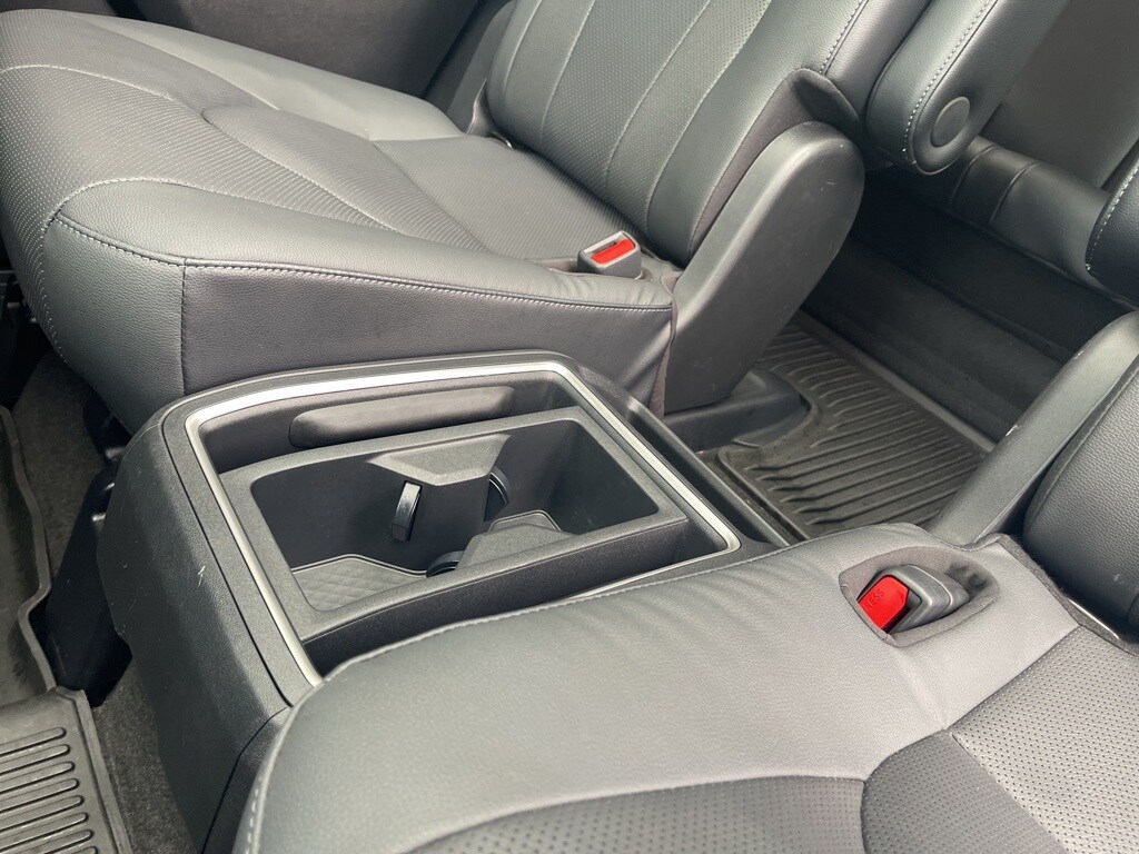 2024 Toyota Grand Highlander Platinum photo 3