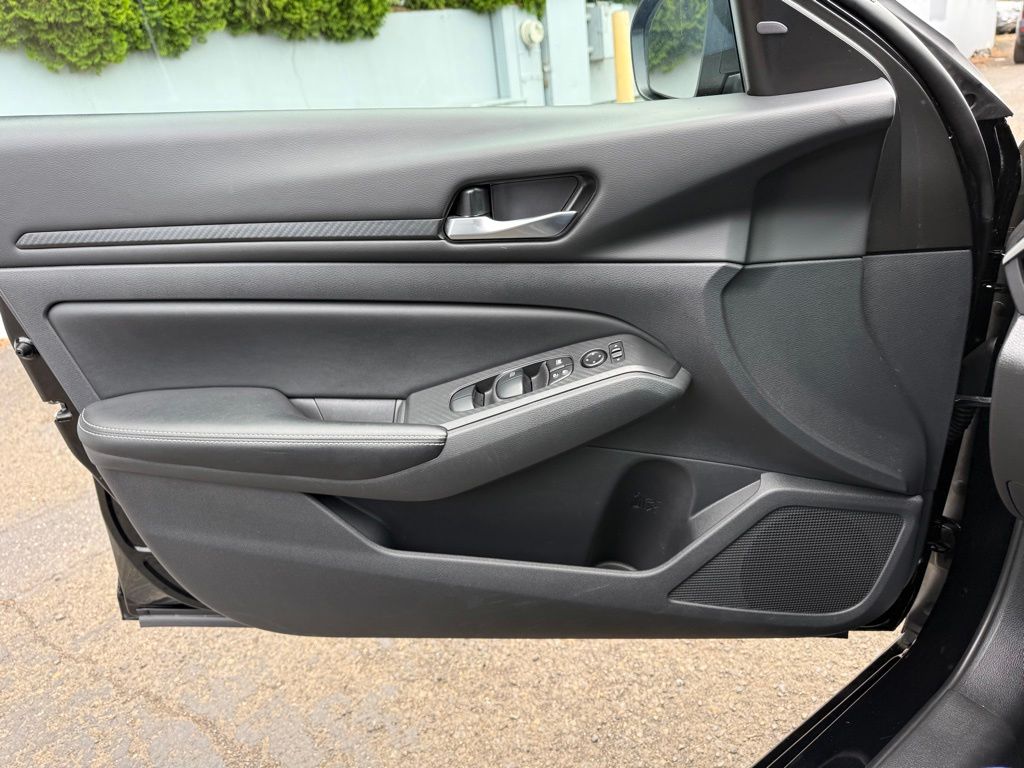 2025 Nissan Altima SV - Photo 19