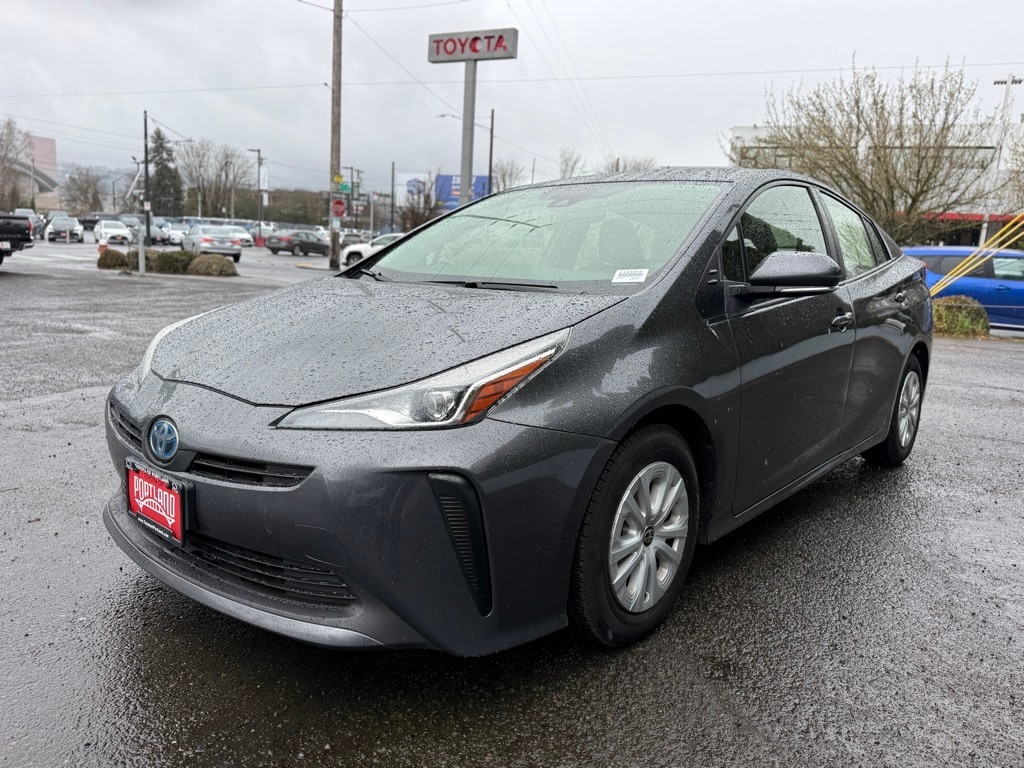 Used 2019 Toyota Prius L Hatchback
