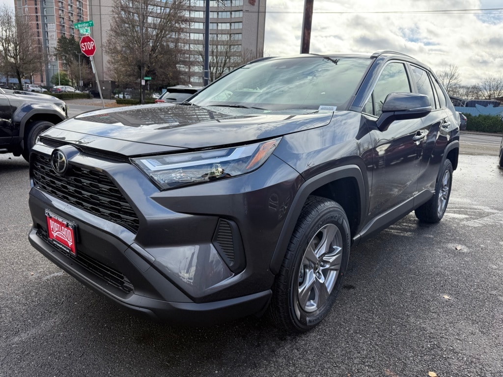 New 2025 Toyota RAV4 XLE XLE AWD SUV