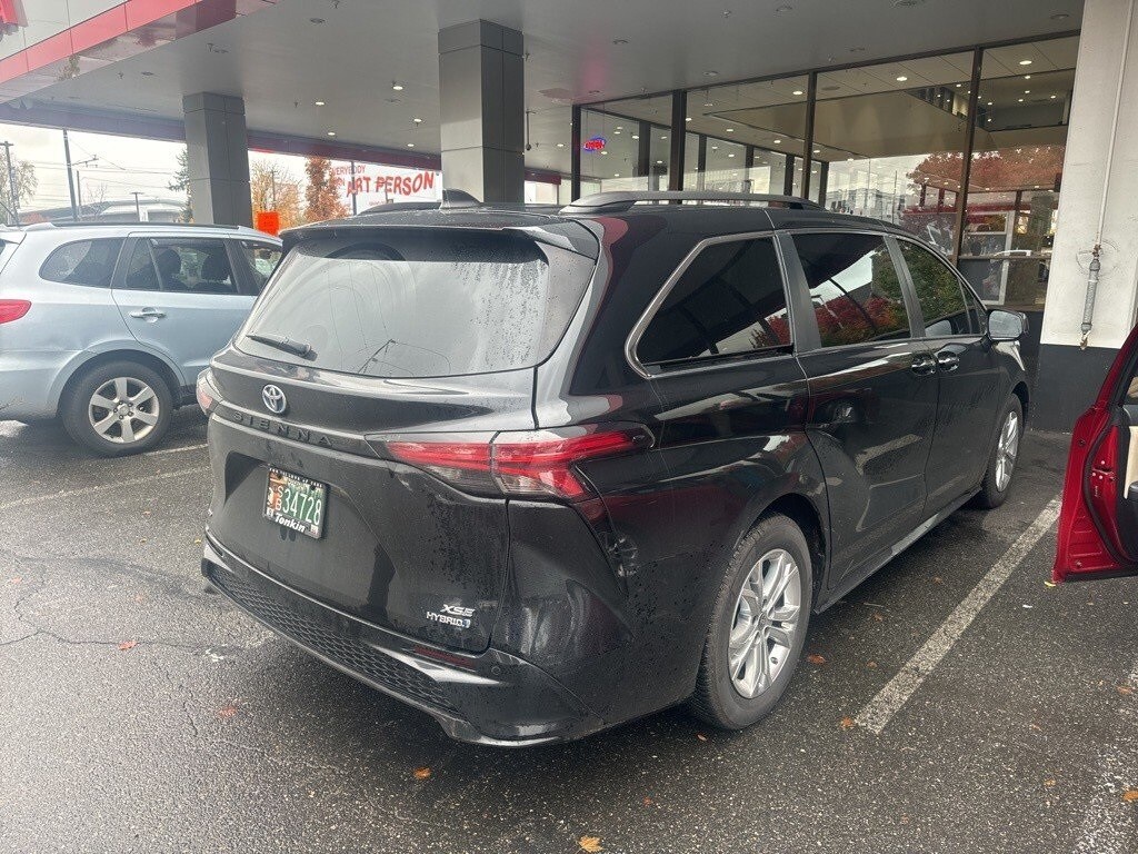 2022 Toyota Sienna XSE photo 4