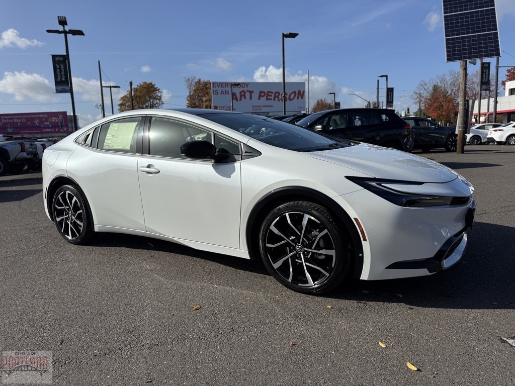 2026 Toyota Prius XSE's photo