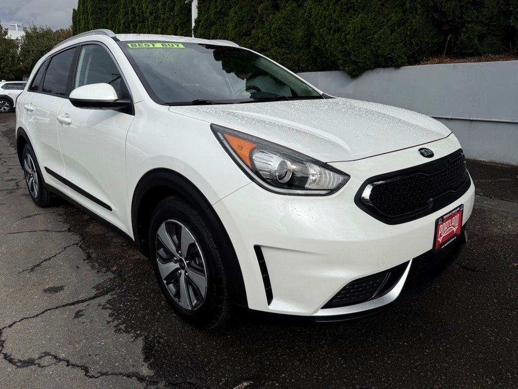 Used 2017 Kia Niro LX SUV