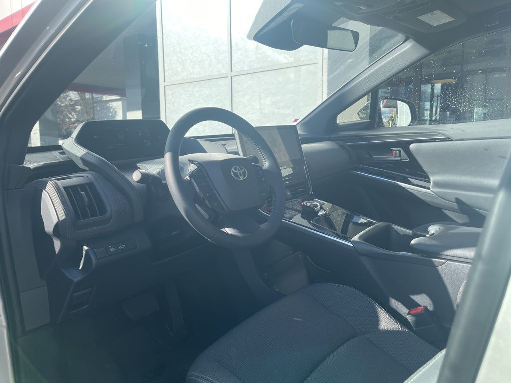 2025 Toyota bZ4X XLE - Photo 16