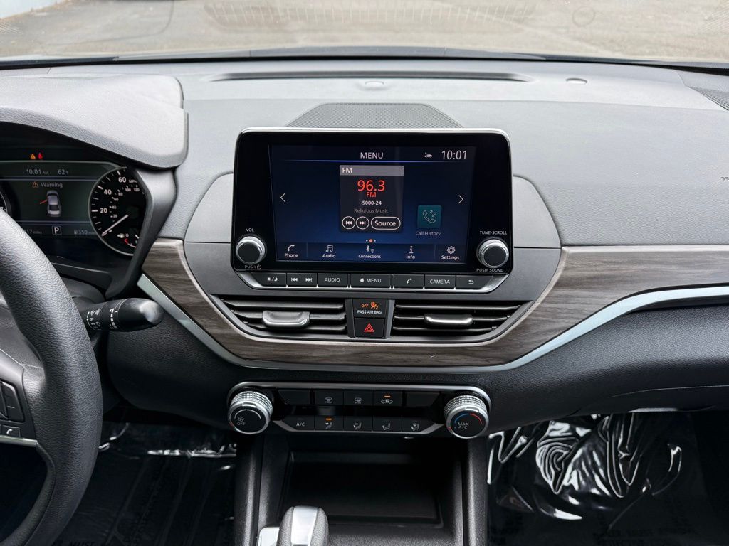 2025 Nissan Altima SV - Photo 17