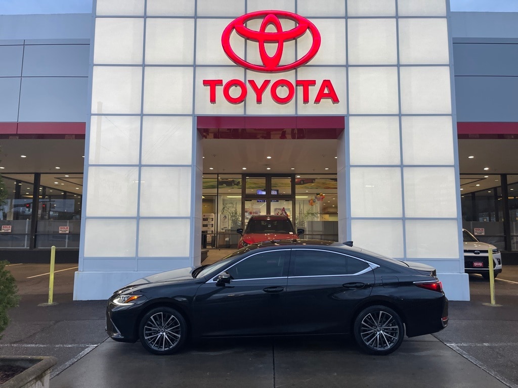 Used 2023 Lexus ES 250 Sedan