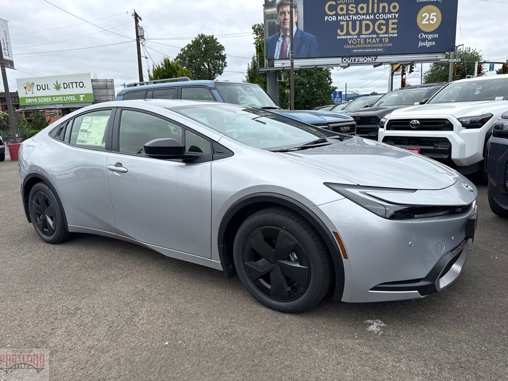 2026 Toyota Prius SE's photo