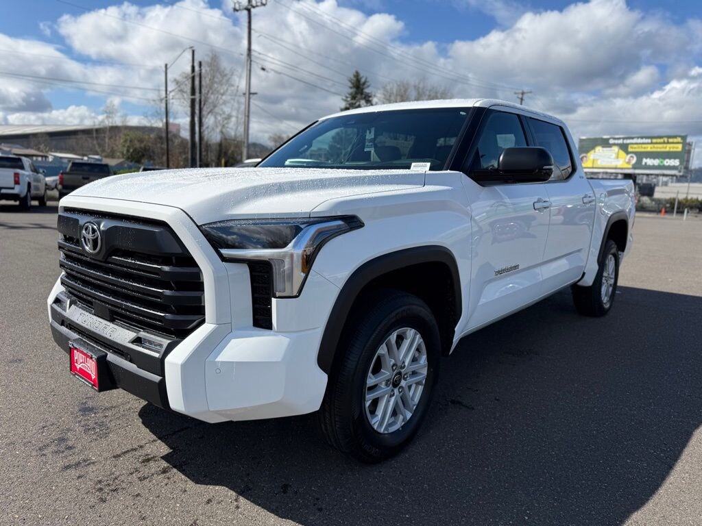 New 2026 Toyota Tundra SR5 SR5 CREWMAX 5.5