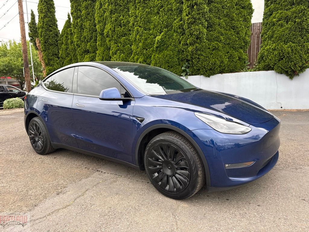2023 Tesla Model Y Long Range Dual Motor All-Wheel Drive's photo