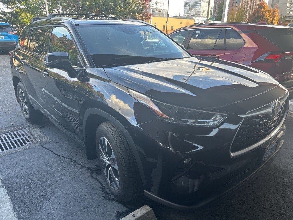 Used 2022 Toyota Highlander XLE SUV