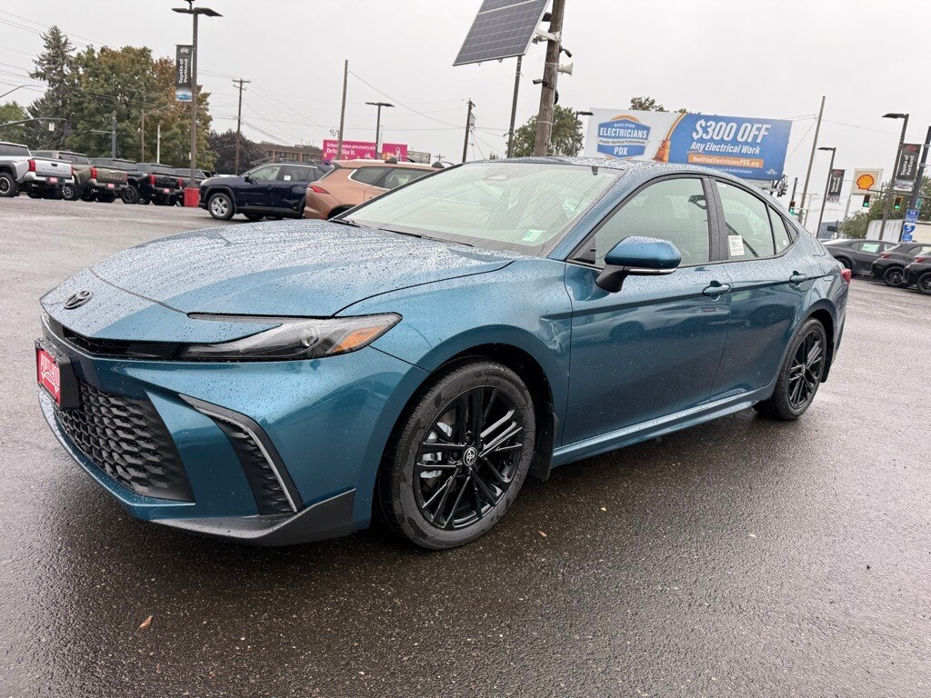 2026 Toyota Camry SE photo 4