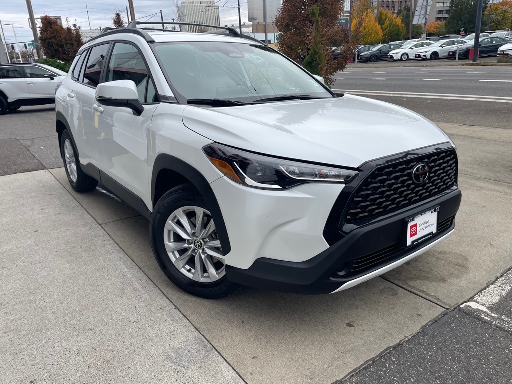 Used 2024 Toyota Corolla Cross LE SUV