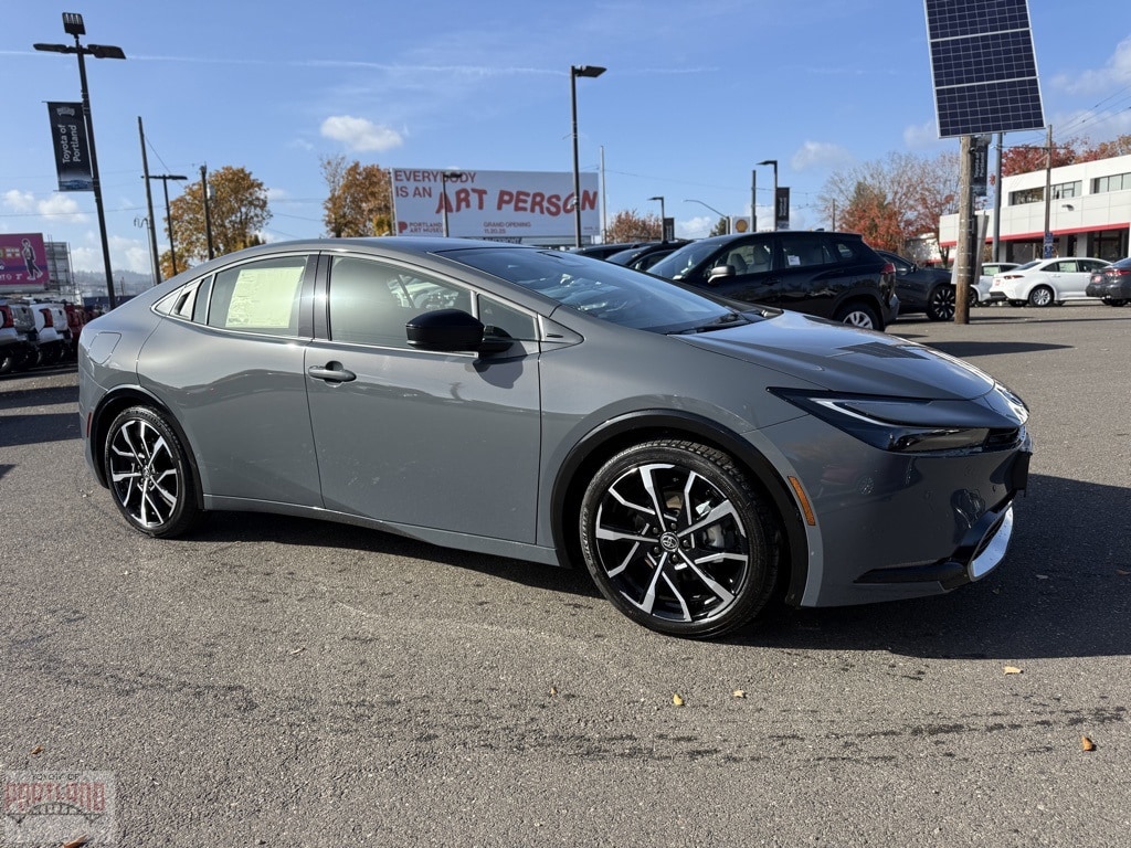 2026 Toyota Prius XSE's photo