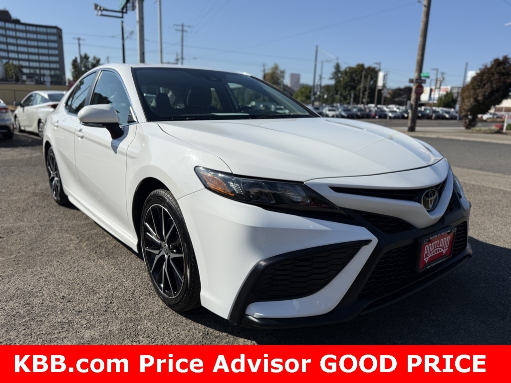 Used 2024 Toyota Camry SE Sedan