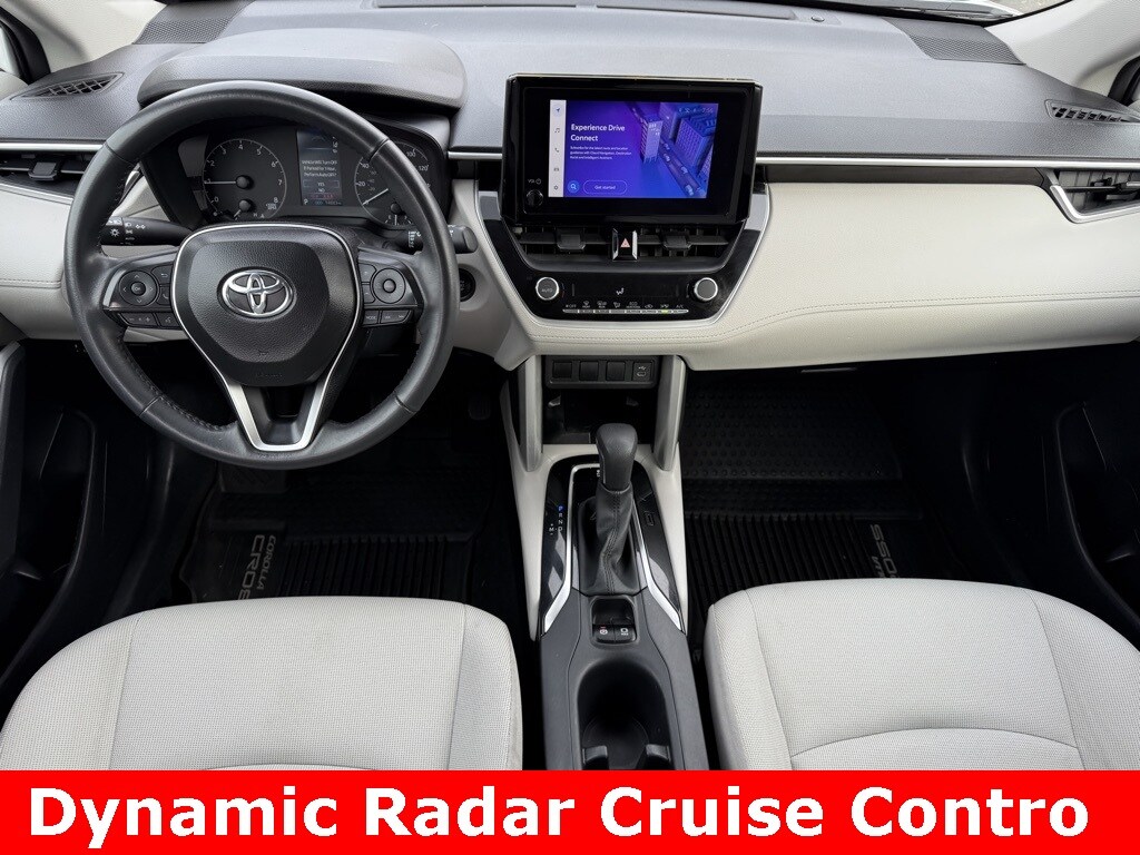 2024 Toyota Corolla Cross LE photo 3