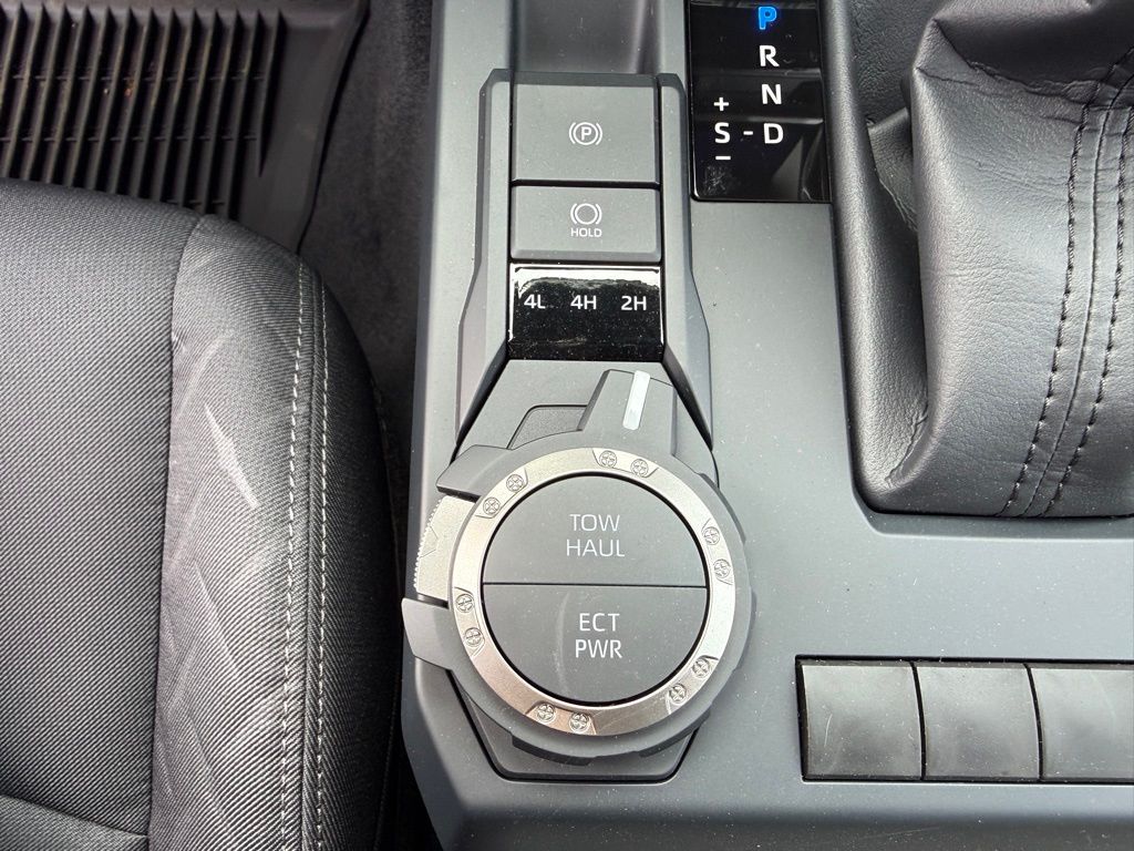 2025 Toyota Tacoma SR5 - Photo 24