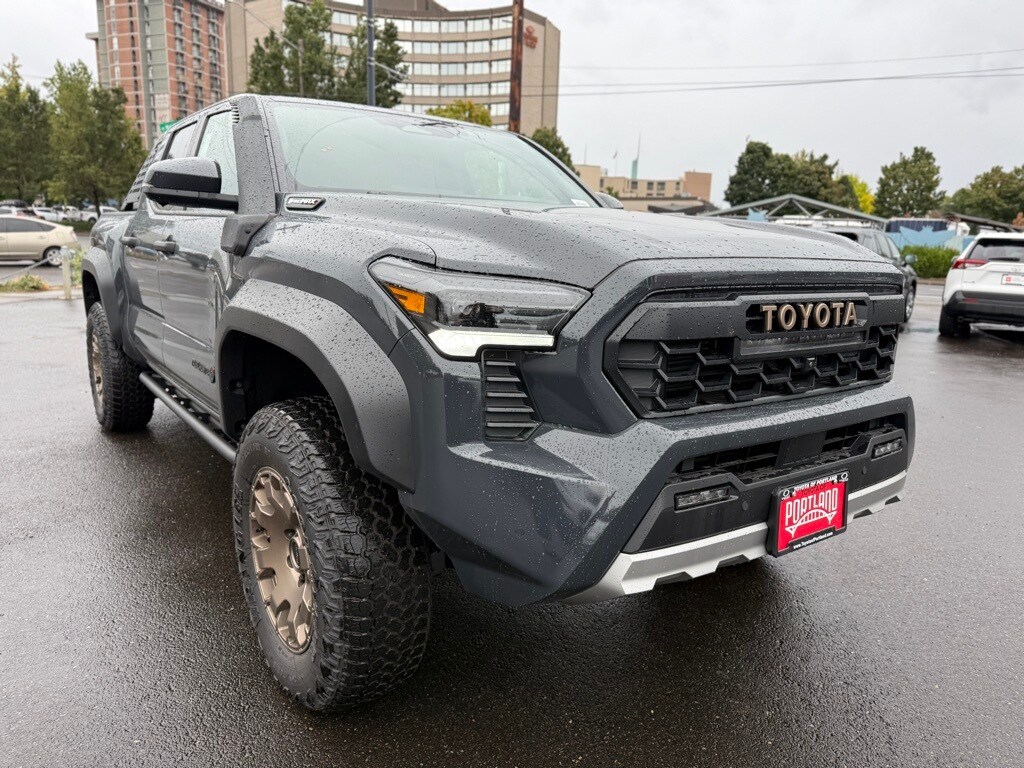 2025 Toyota Tacoma Trailhunter 4x4 Double Cab photo 2