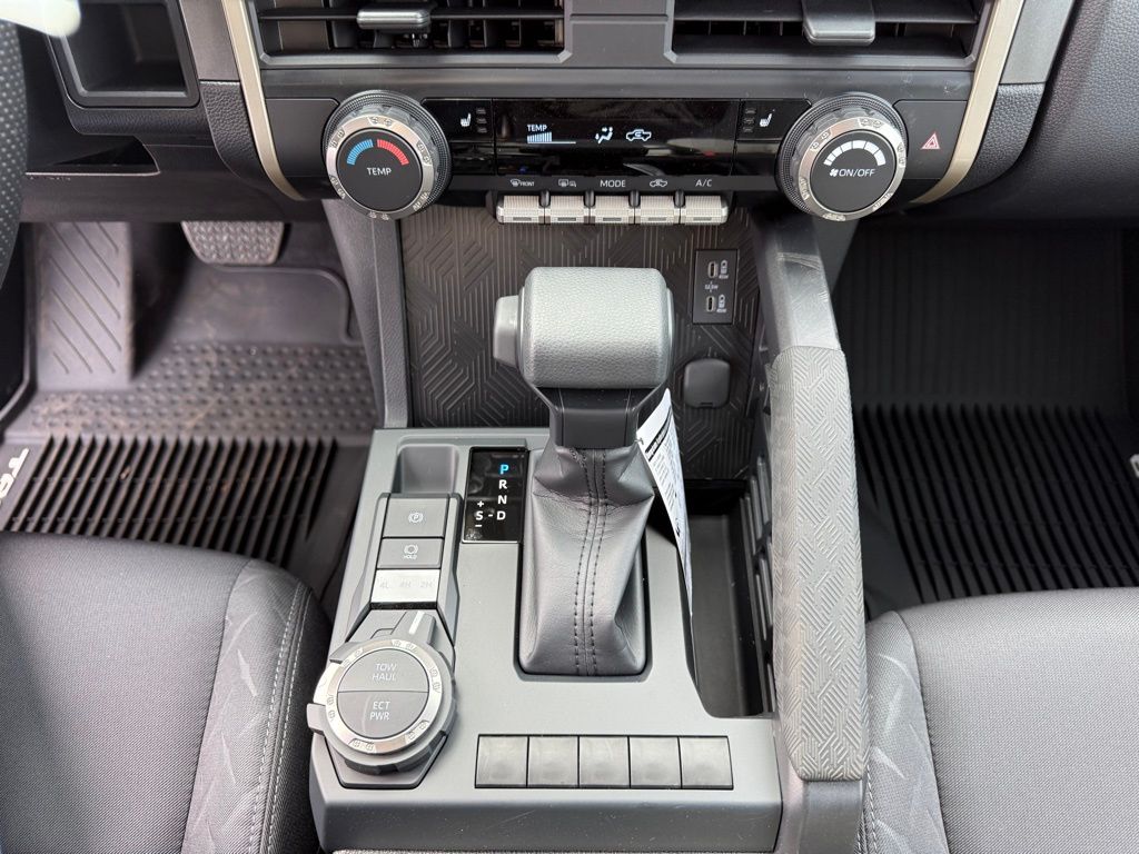 2025 Toyota Tacoma SR5 - Photo 23
