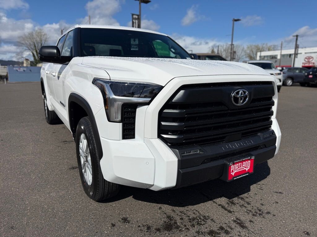 New 2026 Toyota Tundra SR5 SR5 CREWMAX 5.5