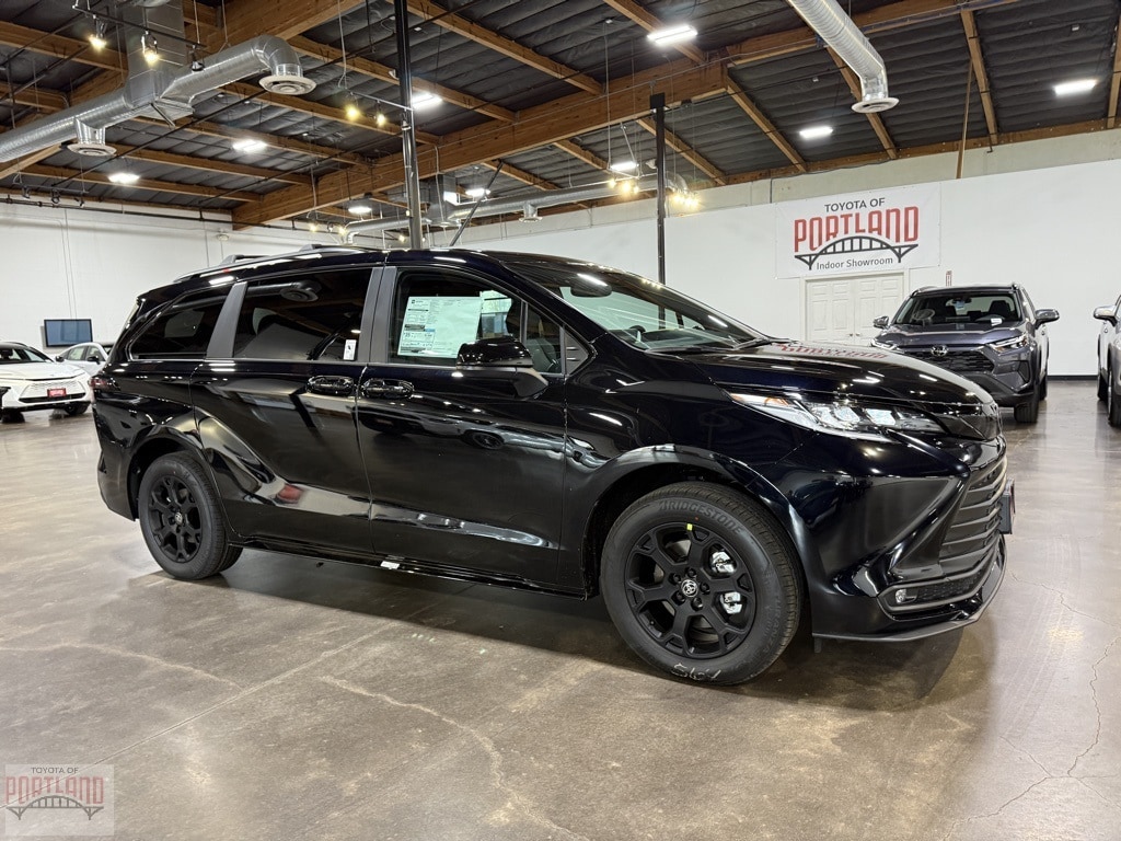 2026 Toyota Sienna Woodland Edition's photo
