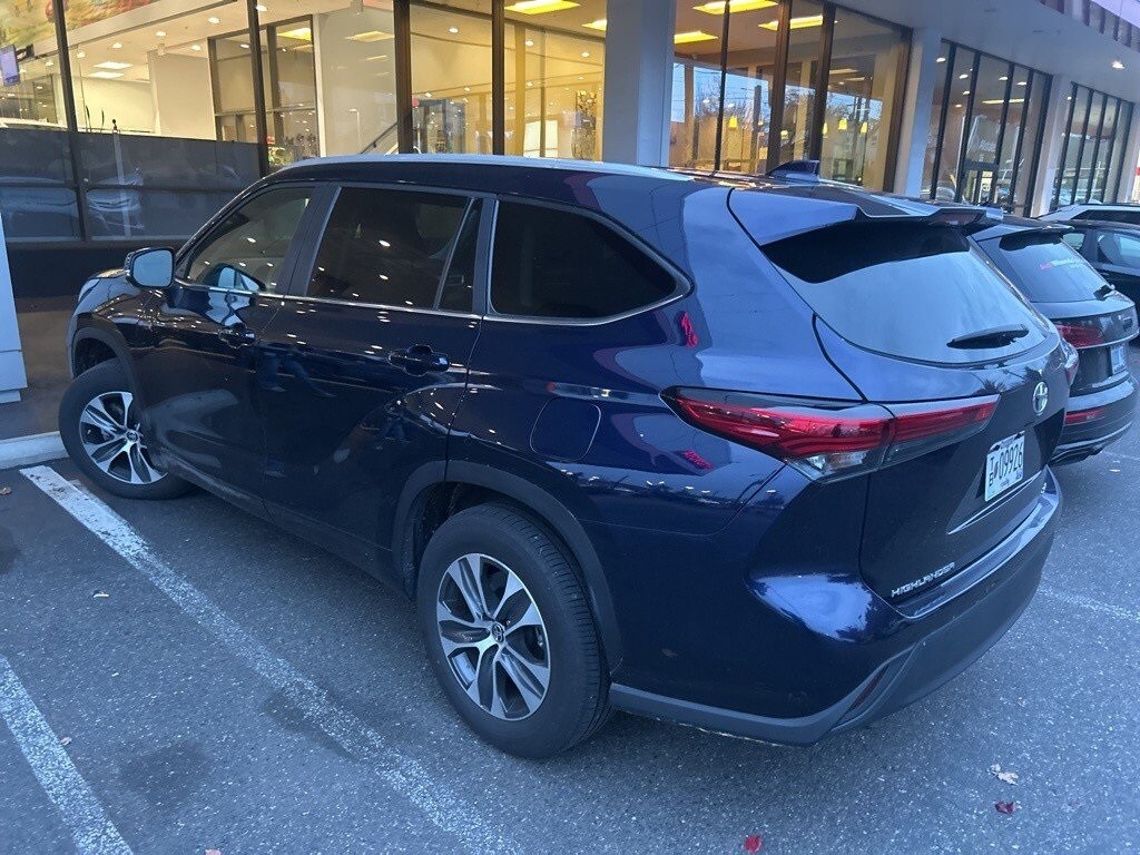 Used 2023 Toyota Highlander XLE SUV