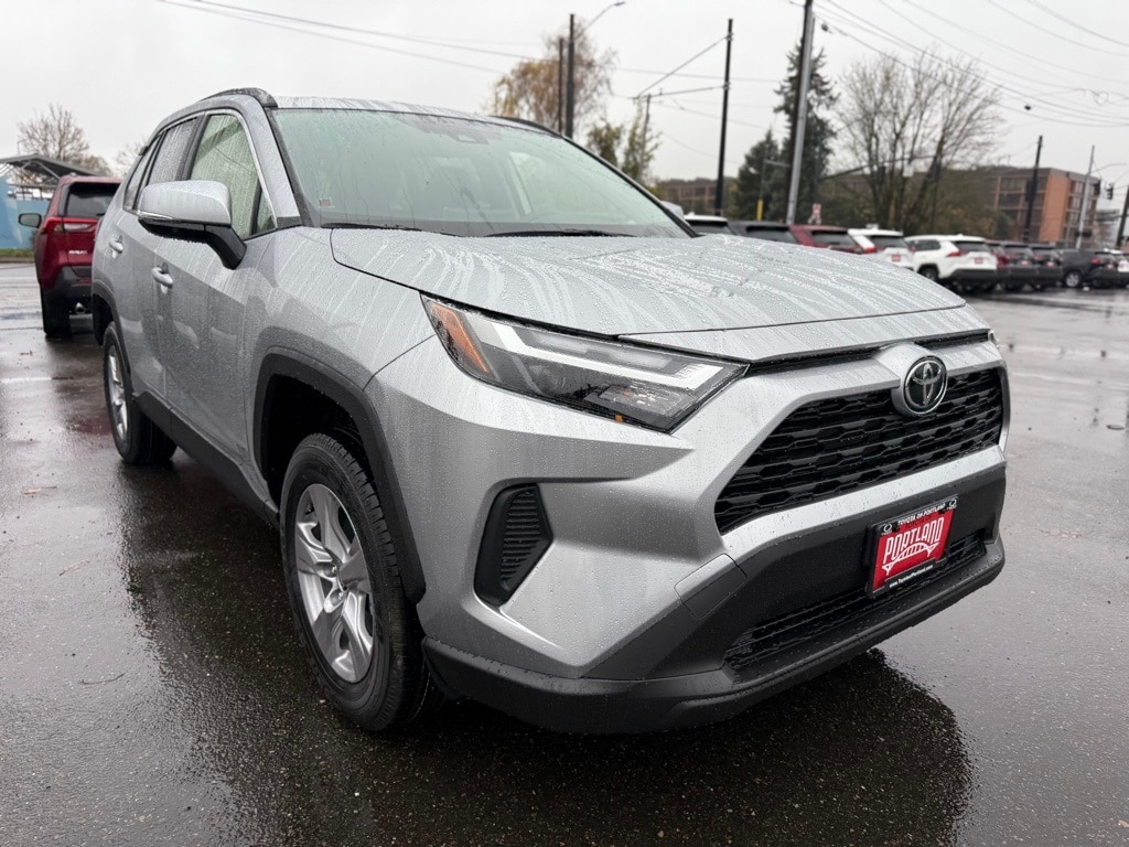 New 2025 Toyota RAV4 XLE XLE AWD SUV