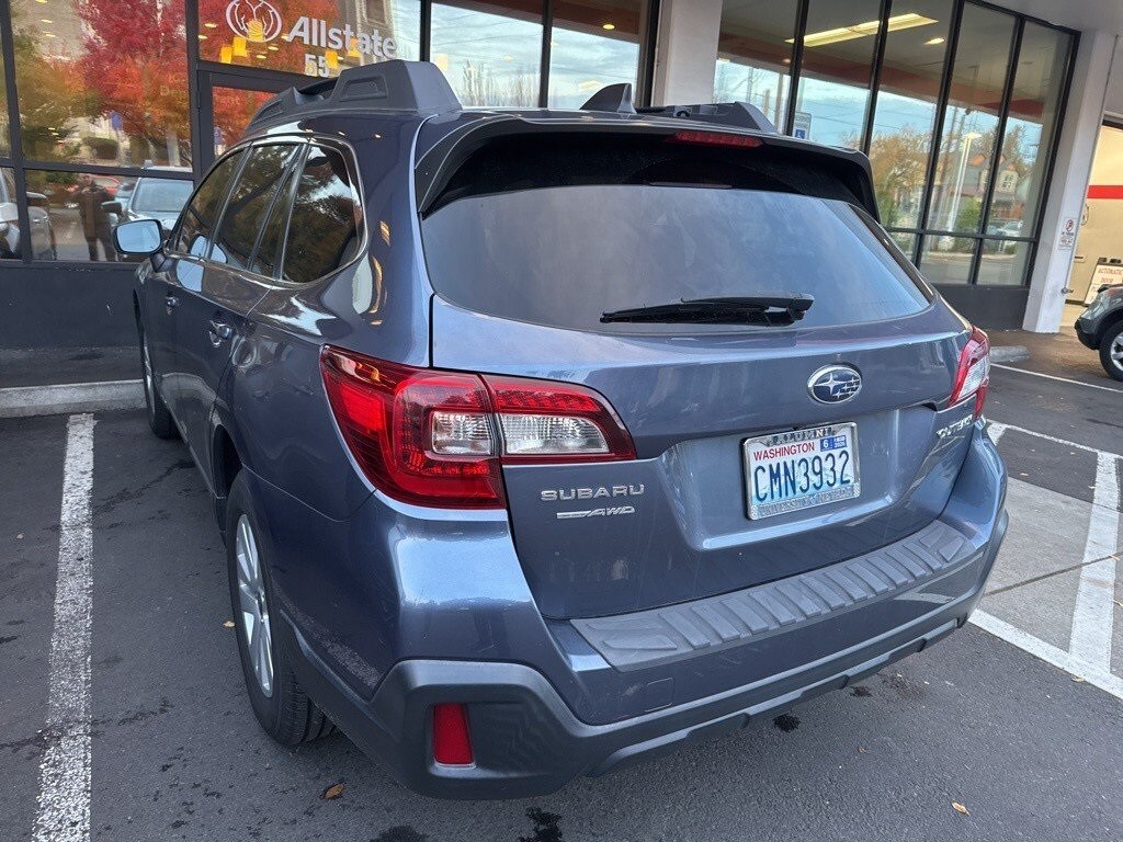 2018 Subaru Outback 2.5i Premium photo 3