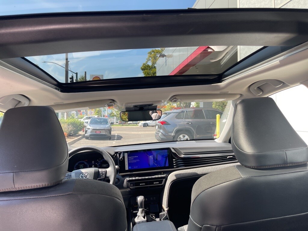 2025 Toyota Camry XLE photo 3