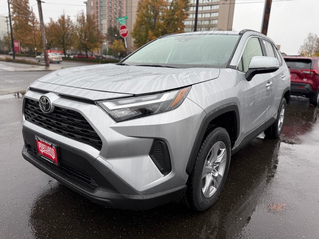 New 2025 Toyota RAV4 XLE XLE AWD SUV