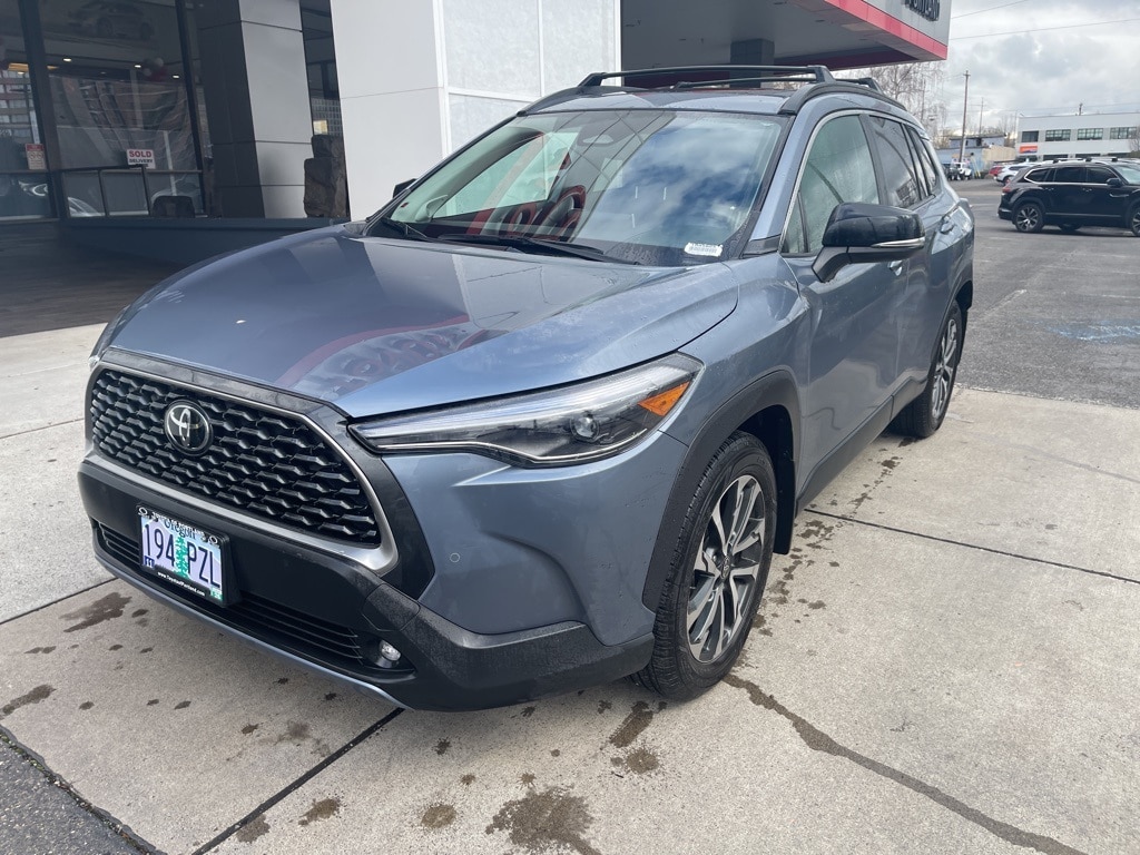 Used 2025 Toyota Corolla Cross XLE SUV