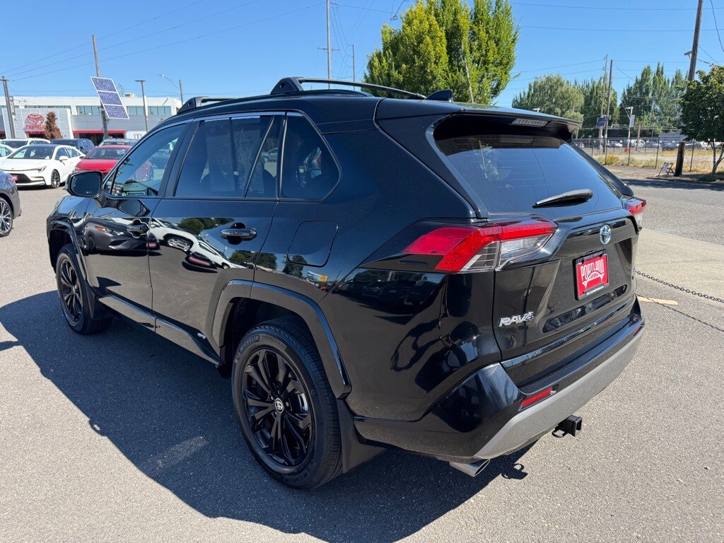 2023 Toyota RAV4 Hybrid SE photo 4