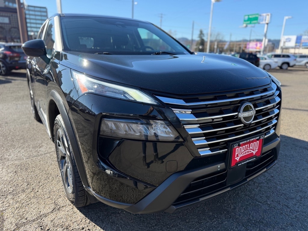 Used 2024 Nissan Rogue SV SUV