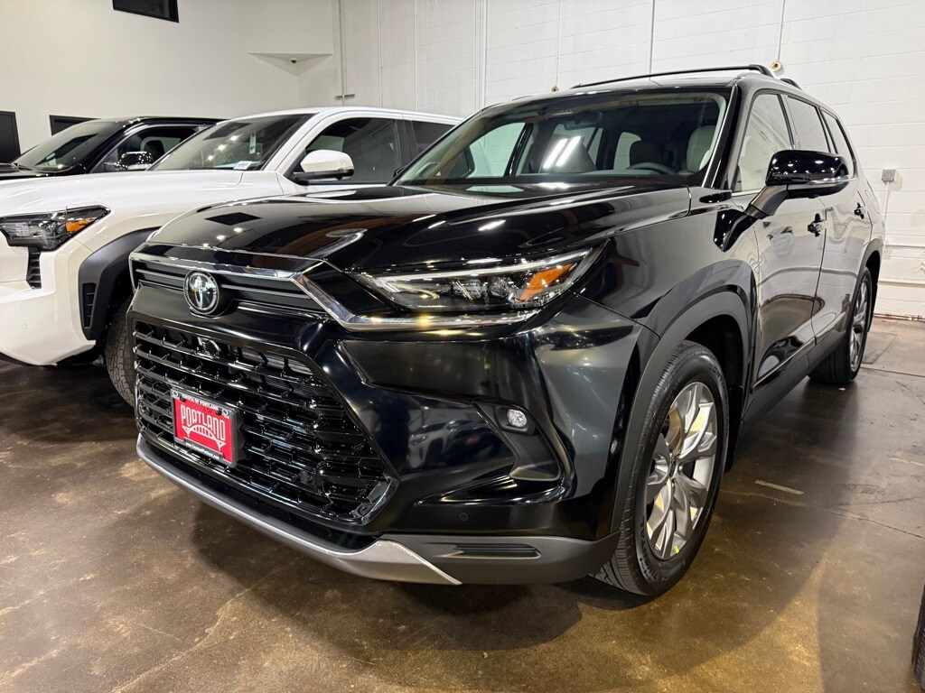 2025 Toyota Highlander Limited Hybrid photo 4