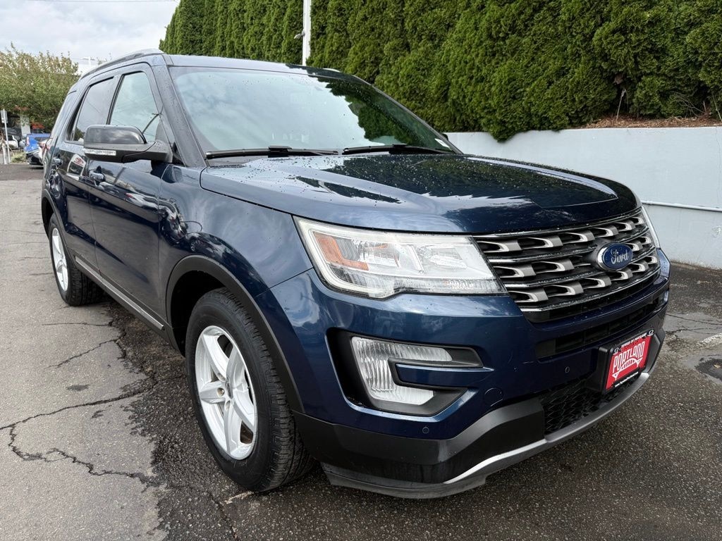 Used 2017 Ford Explorer XLT SUV