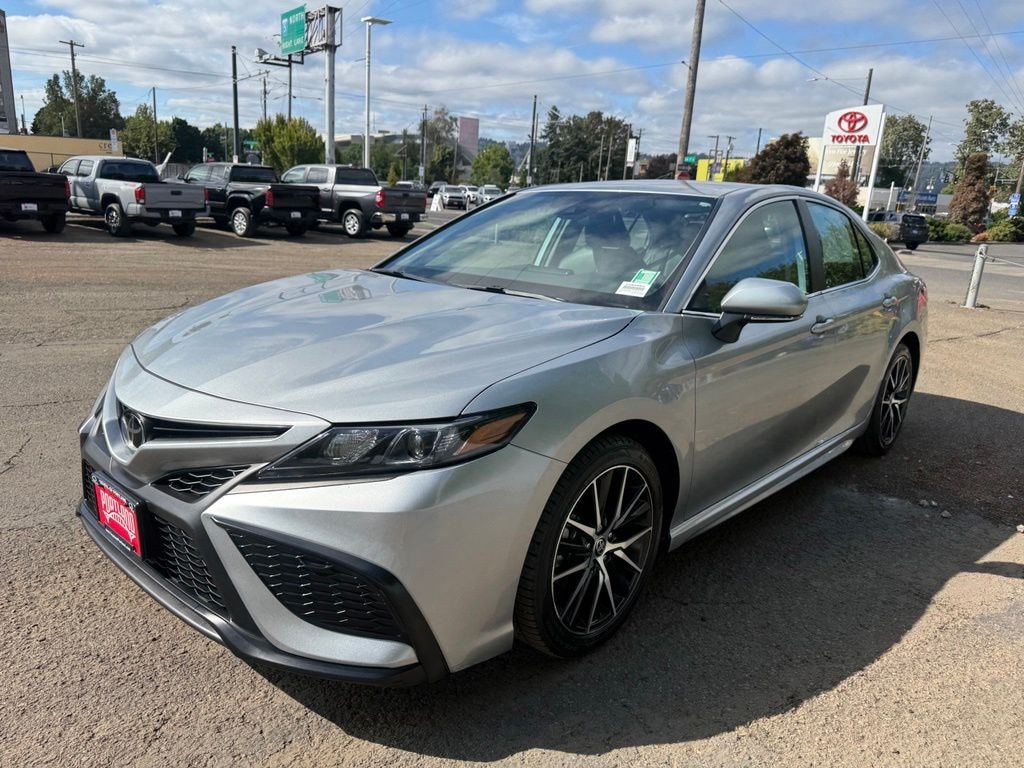 Used 2023 Toyota Camry SE Sedan