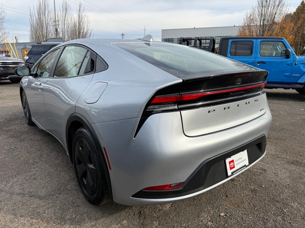 2024 Toyota Prius LE photo 4