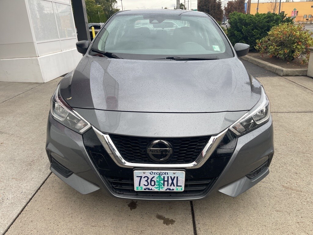 2020 Nissan Versa 1.6 S photo 2