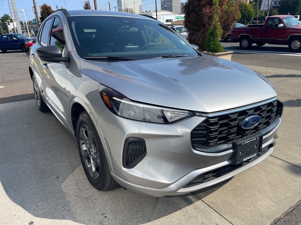 2023 Ford Escape ST-Line photo 3