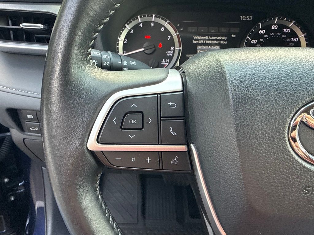 2025 Toyota Highlander LE - Photo 31