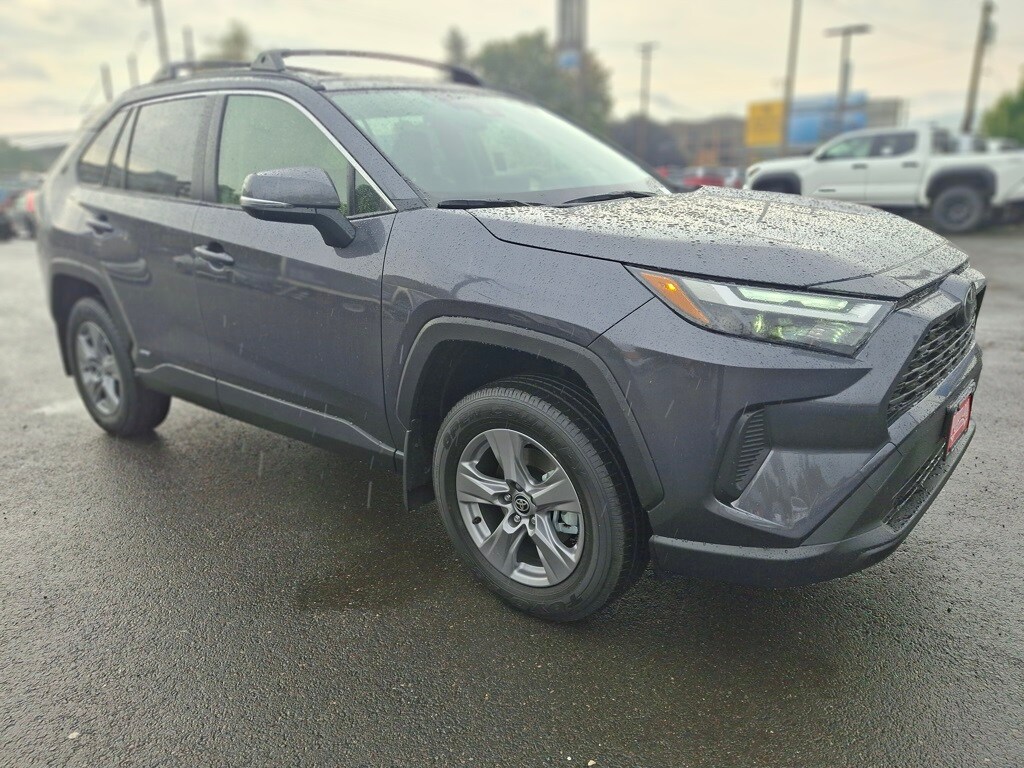 2025 Toyota RAV4 Hybrid XLE photo 2