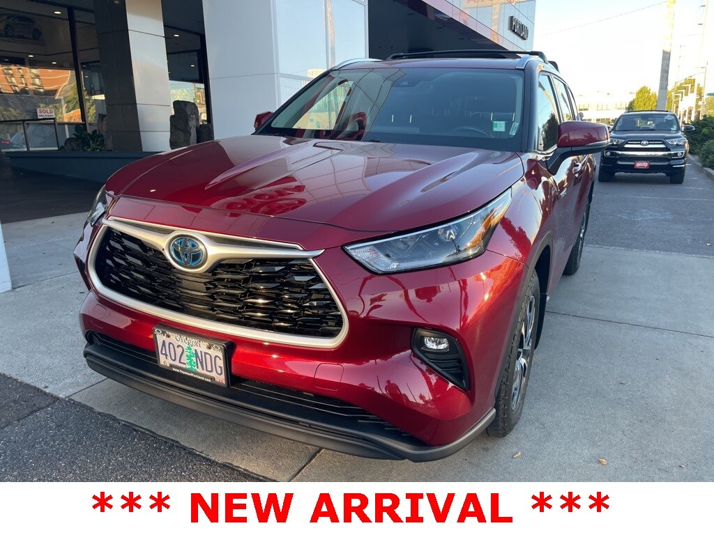 2021 Toyota Highlander Hybrid XLE photo 2