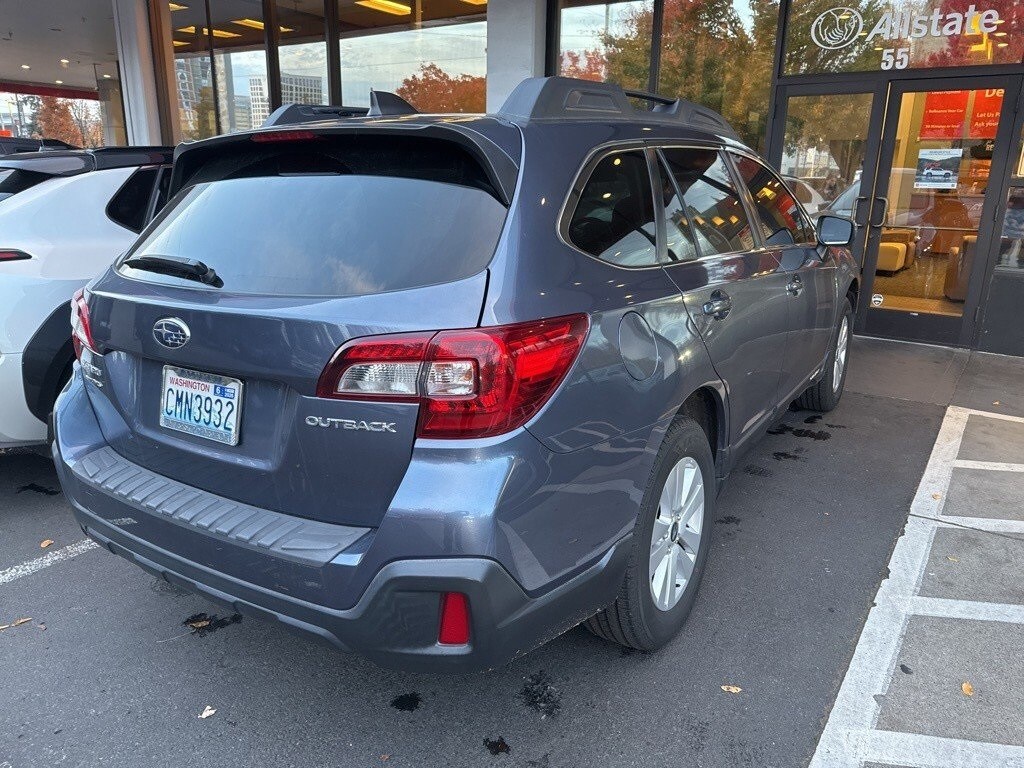 2018 Subaru Outback 2.5i Premium photo 4