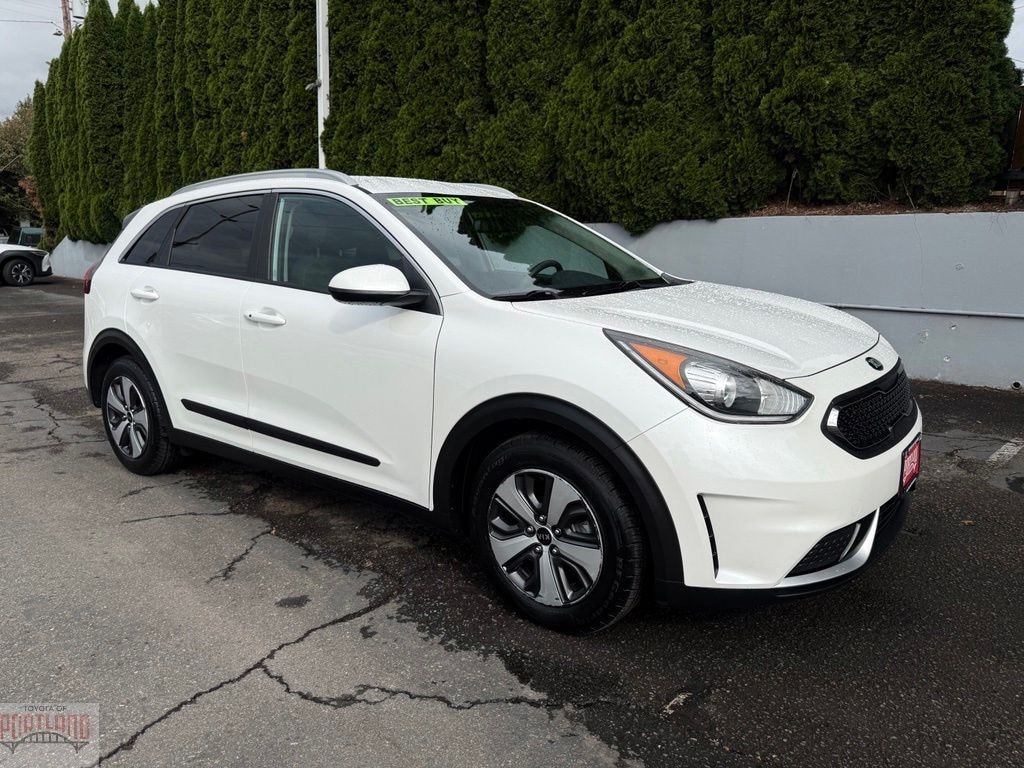 Used 2017 Kia Niro LX SUV