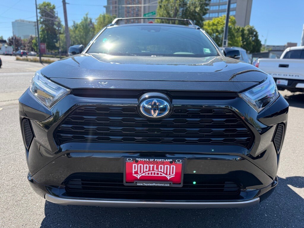2023 Toyota RAV4 Hybrid SE photo 3