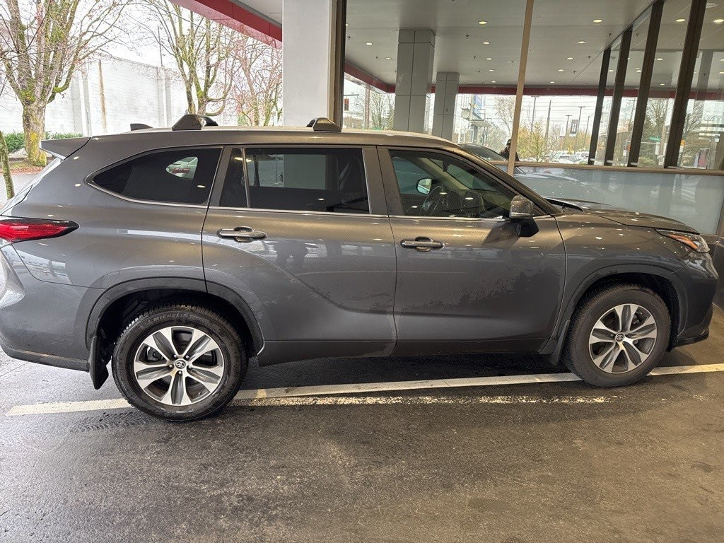 Used 2023 Toyota Highlander XLE SUV