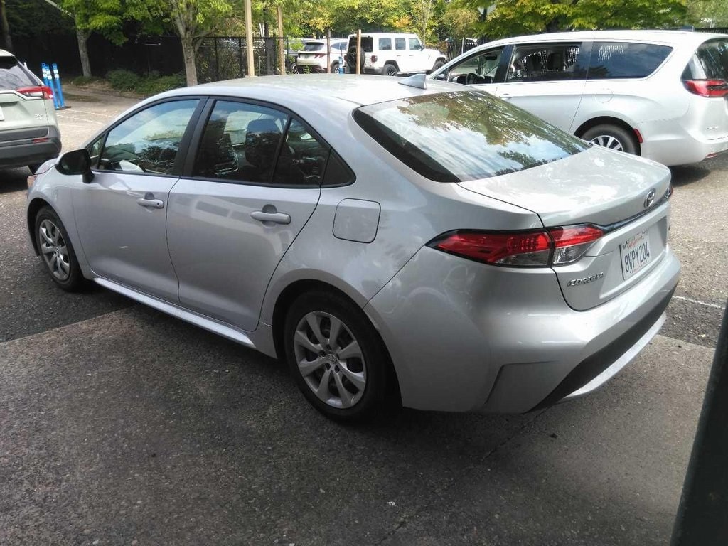 Used 2021 Toyota Corolla LE with VIN 5YFEPMAE7MP224770 for sale in Northfield, Minnesota