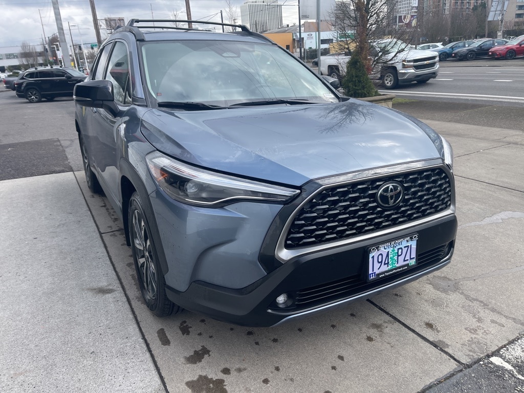 Used 2025 Toyota Corolla Cross XLE SUV