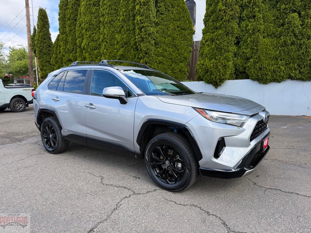 2023 Toyota RAV4 Hybrid SE AWD's photo
