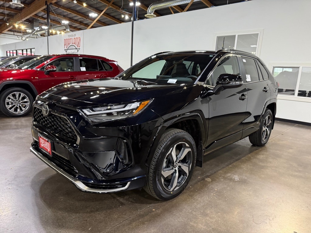 New 2025 Toyota RAV4 Plug-in Hybrid SE PLUG-IN HYBRID