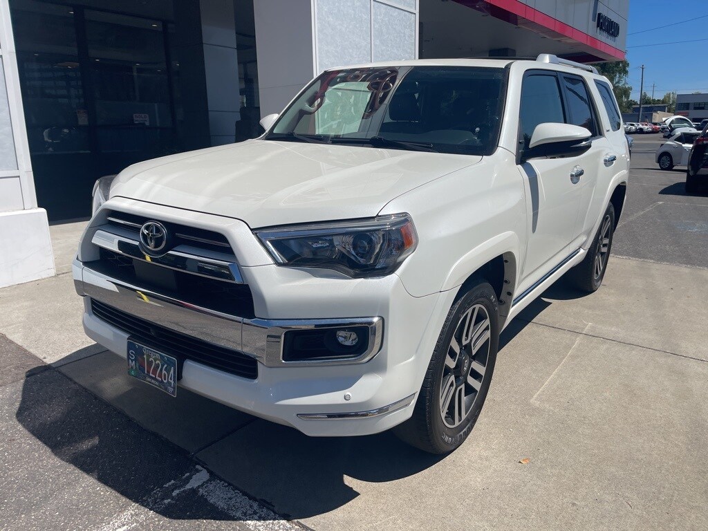 2023 Toyota 4Runner Limited photo 2